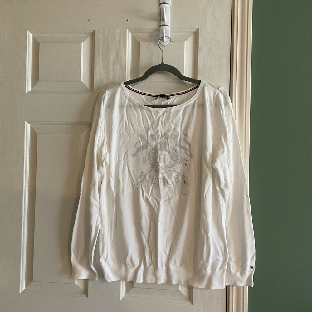 Tommy Hilfiger White Sweater. Size Large NWT